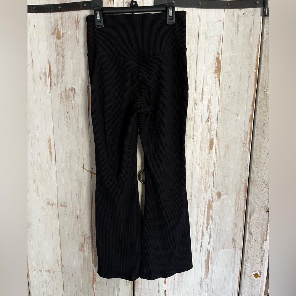 Athleta Elation ribbed crop flare - Picture 5 of 8